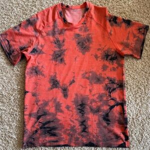 Men's lululemon L Orange and Black Tie-Dye metal vent shirt